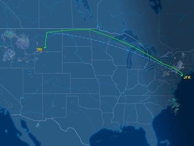 Phi cơ Mỹ hạ cánh khẩn để hành khách đi vệ sinh