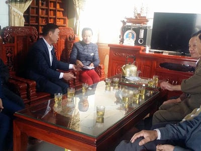 Thăm hỏi, hỗ trợ gia đình ngư dân ở Nghi Lộc bị chìm tàu trên biển