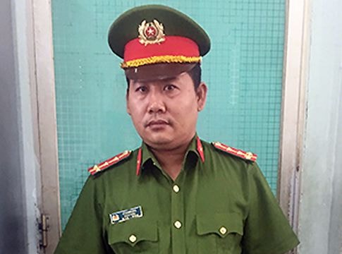 Cảnh sát dỏm lừa nhiều người mua ôtô giá rẻ