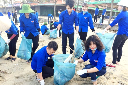 Hơn 160 thanh niên dọn sạch biển Cửa Lò
