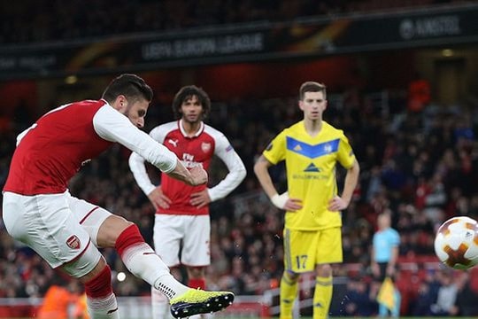 Arsenal hủy diệt BATE bằng dàn pháo trẻ