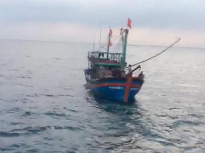 9 ngư dân được cứu sống sau 1 ngày lênh đênh trên biển