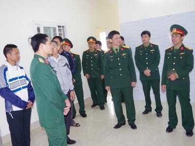 Bộ CHQS tỉnh Nghệ An bàn giao nhà đồng đội