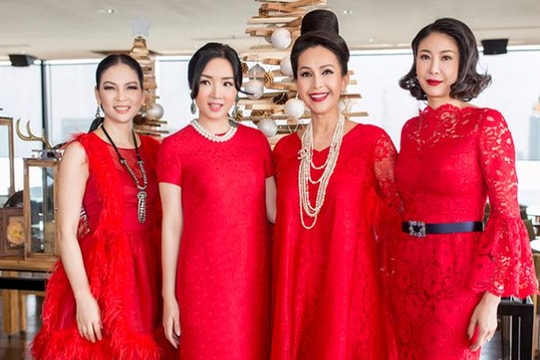 Dàn 'người đẹp không tuổi' gây chú ý khi cùng diện váy đỏ rực