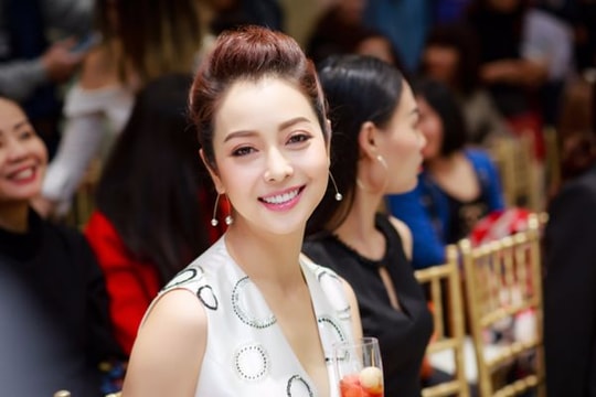 Hoa hậu người Việt tiết lộ bí quyết trẻ đẹp sau 3 lần sinh nở