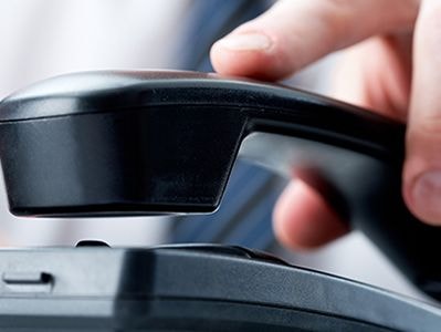 Cụ ông mất nửa tỷ đồng sau cuộc điện thoại