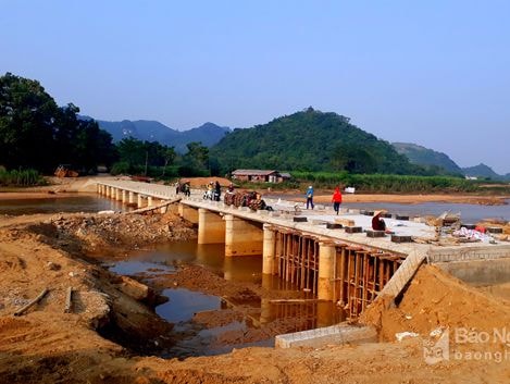 Người dân Qùy Hợp hiến hơn 1.500m2 đất làm đường nông thôn mới