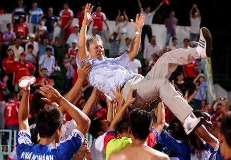 'Hải lơ': Vua kỷ lục bóng đá Việt với nụ cười khinh bạc