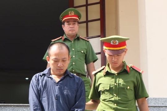 Hiếp dâm bé gái trên đường đi mua thuốc tây