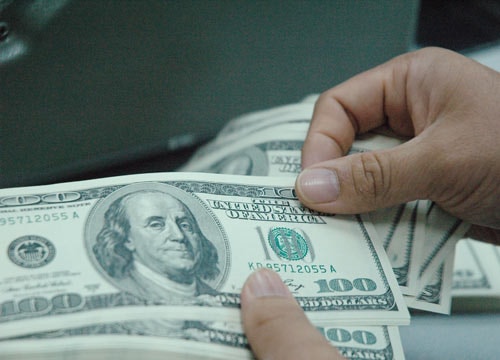 Nhận tiền kiều hối có phải đóng thuế thu nhập cá nhân?