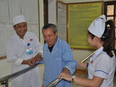 Bệnh viện PHCN Nghệ An: Phục vụ, chăm sóc người bệnh như người thân của mình