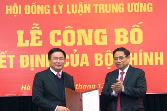 Công bố Quyết định của Bộ Chính trị về công tác cán bộ