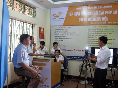 Người dân còn e ngại giải quyết thủ tục hành chính qua bưu điện