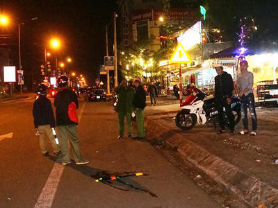 Khởi tố người cha đâm chết con 5 tuổi