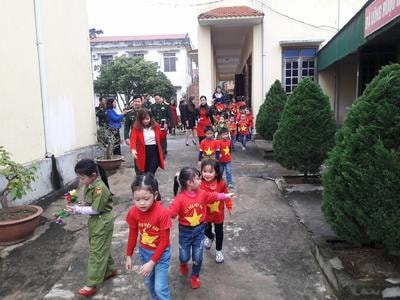 Con Cuông: Giúp trẻ tìm hiểu đời sống quân ngũ