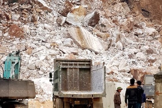 Sập mỏ đá trắng tại Quỳ Hợp, 4 người thương vong
