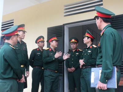 Đề nghị không tổ chức đi thăm, tặng hoa, quà các đơn vị quân đội