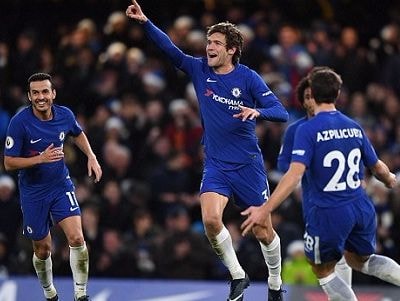 Chelsea giành ba điểm nhờ bàn đá phạt của Marcos Alonso