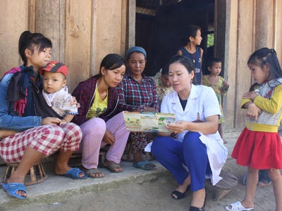 Dùng 'ngôn ngữ cơ thể' tuyên truyền dân số cho đồng bào miền Tây