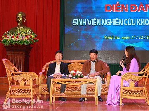 Hơn 500 sinh viên hào hứng tham gia diễn đàn Sinh viên nghiên cứu khoa học
