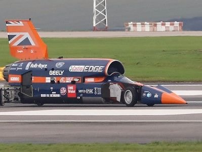 Siêu xe 1.600 km/h chuẩn bị chạy thử trên sa mạc Nam Phi