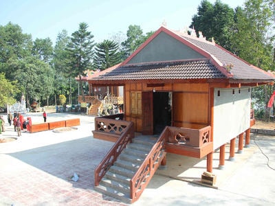 Quế Phong tiếp nhận di thư của Bác Hồ