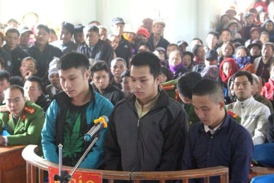 Nhóm thanh niên làng chuyên nghề trộm cắp