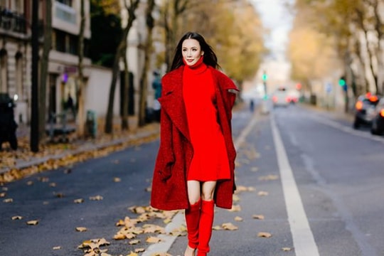 Hồ Quỳnh Hương 'lột xác' khi dạo phố Paris