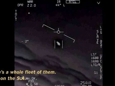 Mỹ công bố video F-18 truy đuổi UFO trên Thái Bình Dương