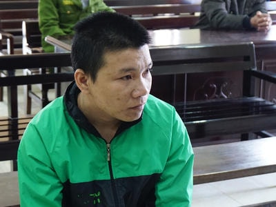 Hiếp dâm trẻ em 2 lần, nói mẹ sang xin làm vía