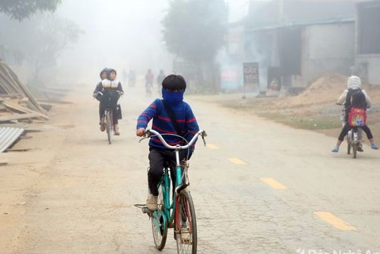 Người dân miền núi Nghệ An co ro trong giá rét