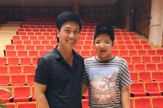 Bố con diễn viên Quốc Tuấn đón niềm vui bất ngờ