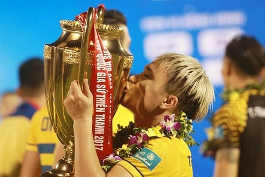 Trần Phi Sơn vào Top 5 Quả bóng Vàng Việt Nam 2017