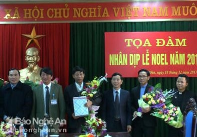 Nghĩa Đàn: Gặp mặt chức sắc công giáo nhân dịp lễ Giáng sinh