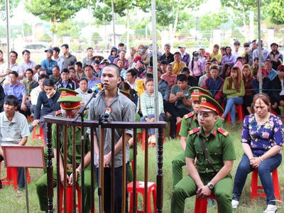 Thiếu niên 17 tuổi chém bạn nhậu đến chết