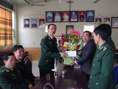 Bộ đội Biên phòng tặng 85 suất quà nhân lễ Noel