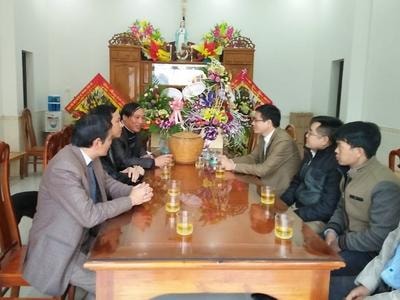 Lãnh đạo huyện Tân Kỳ chúc mừng bà con giáo dân nhân dịp Giáng sinh 2017