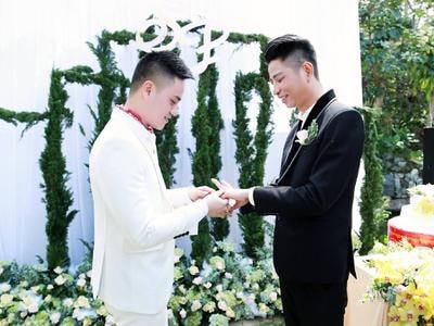 Cái kết hạnh phúc của tình yêu 7 năm giữa hai chàng trai xứ Nghệ