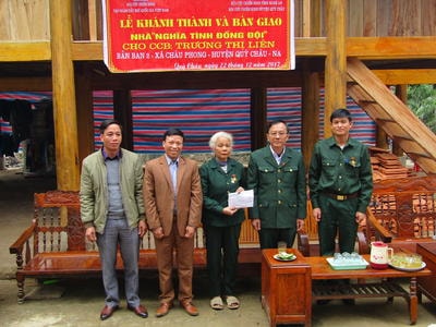 Quỳ Châu: Bàn giao nhà nghĩa tình đồng đội cho cựu chiến binh