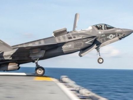 Nhật Bản xem xét mua máy bay chiến đấu F-35B của Mỹ