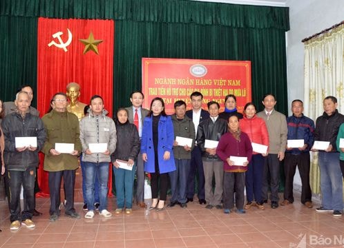 Ngân hàng Nhà nước - Chi nhánh Nghệ An hỗ trợ 500 triệu đồng cho các gia đình thiệt hại do bão lũ