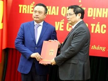Ông Trần Sỹ Thanh nhận quyết định giữ chức Phó Trưởng Ban Kinh tế Trung ương