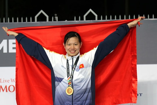 Kình ngư Ánh Viên nhận danh hiệu VĐV tiêu biểu 2017