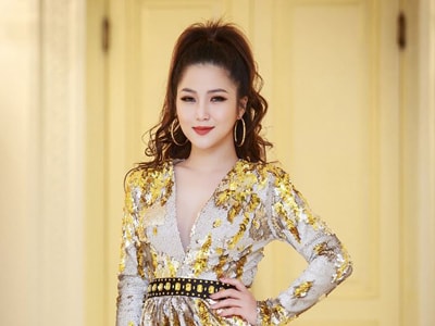 Hương Tràm hát bốc lửa ở Hà Nội sau khi 'Em gái mưa' lập kỷ lục