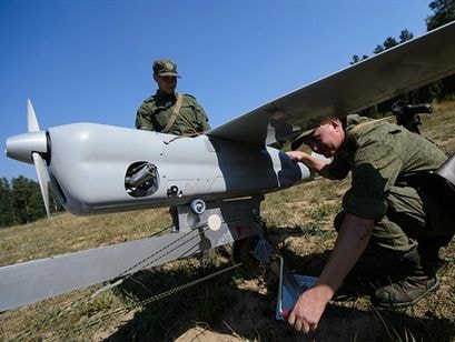 Nga dùng máy bay tấn công không người lái đối phó F-22/35 của Mỹ