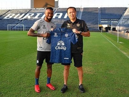 Hoàng Vũ Samson bỏ Hà Nội FC, chính thức gia nhập Thai League