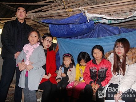 Nhóm Niềm tin hỗ trợ 3 mẹ con phải ở trong chuồng bò