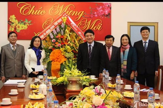 Lãnh đạo tỉnh động viên, chúc mừng năm mới các đơn vị trực Tết