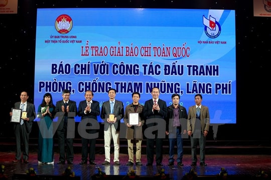 VietnamPlus giành hai giải báo chí đấu tranh phòng chống tham nhũng