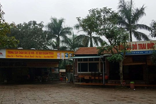 Công viên Trung tâm TP Vinh chưa tháo dỡ công trình xây trái phép!